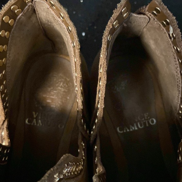 Vince Camuto Prafinta Brown Nubuck Leather Gold Stud Horsheoe Ankle Booties - Picture 12 of 16